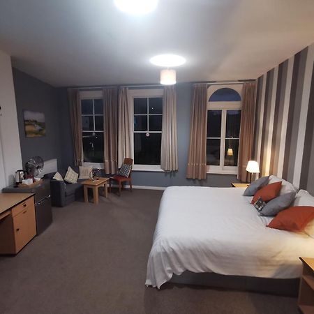 Aspire 860 Hotel Colchester Bagian luar foto