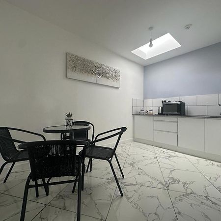 Aspire 860 Hotel Colchester Bagian luar foto