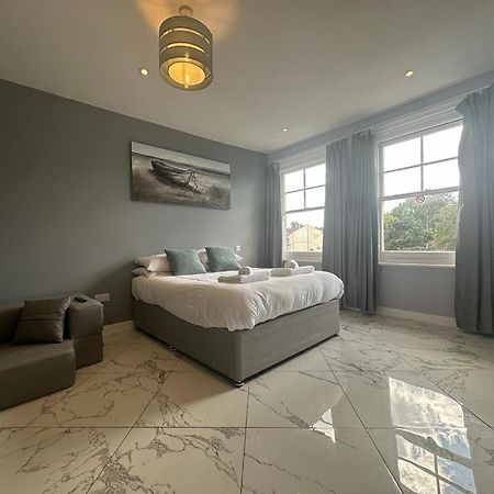 Aspire 860 Hotel Colchester Bagian luar foto