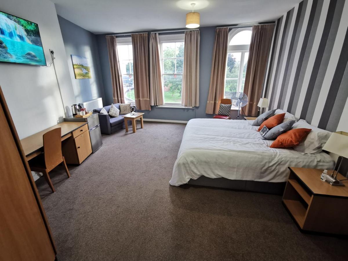 Aspire 860 Hotel Colchester Bagian luar foto