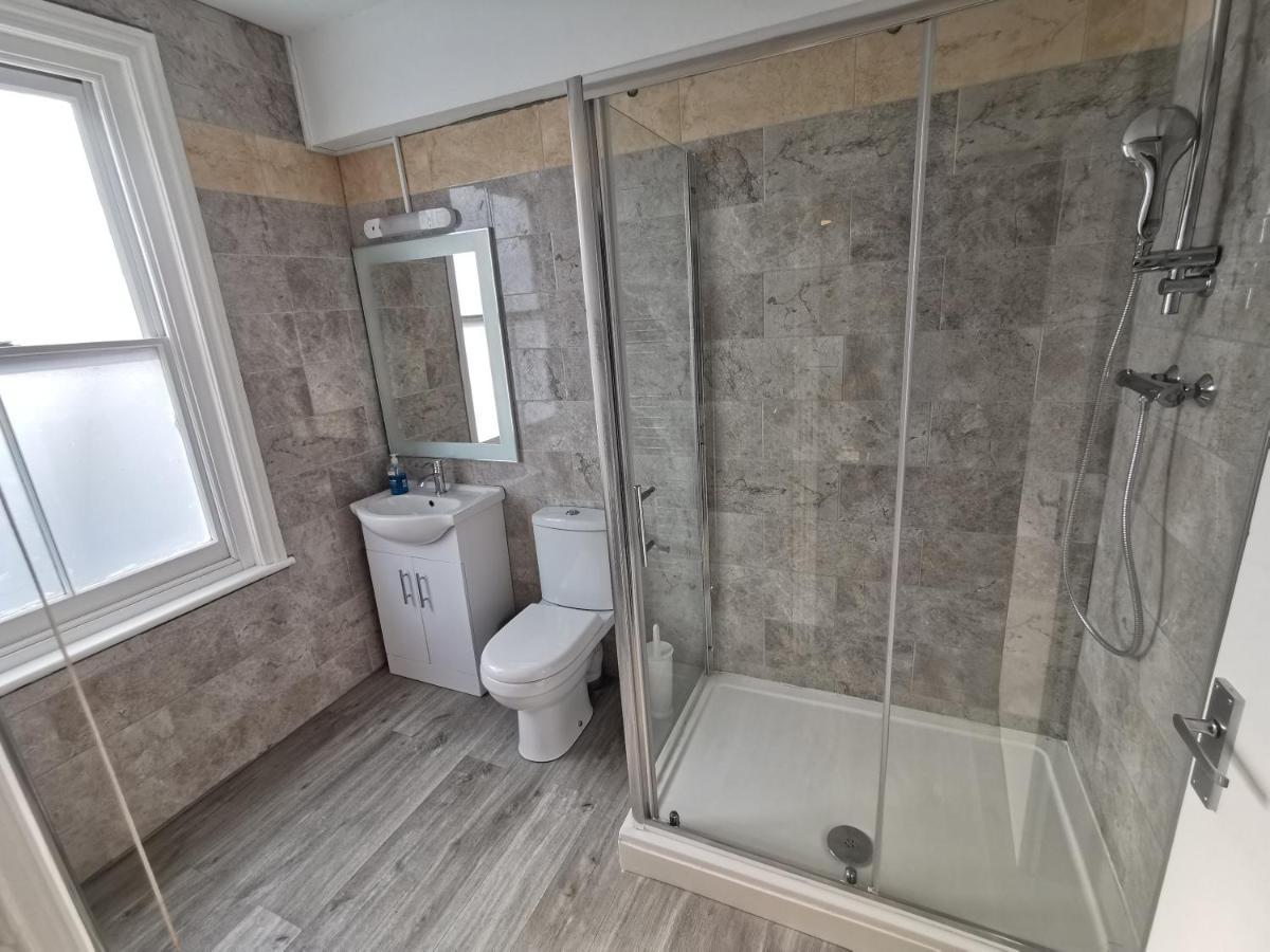 Aspire 860 Hotel Colchester Bagian luar foto