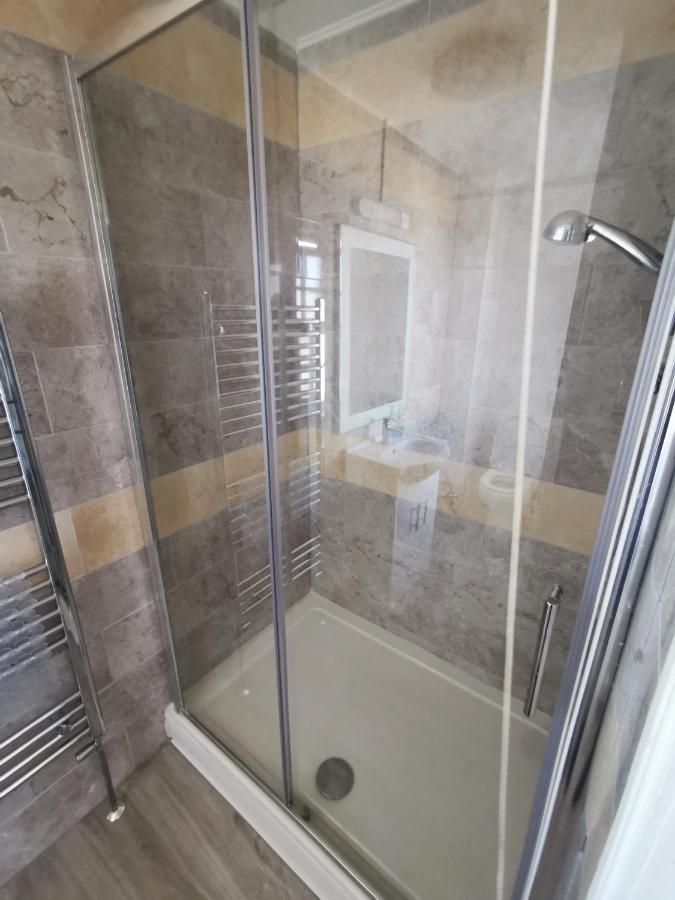 Aspire 860 Hotel Colchester Bagian luar foto
