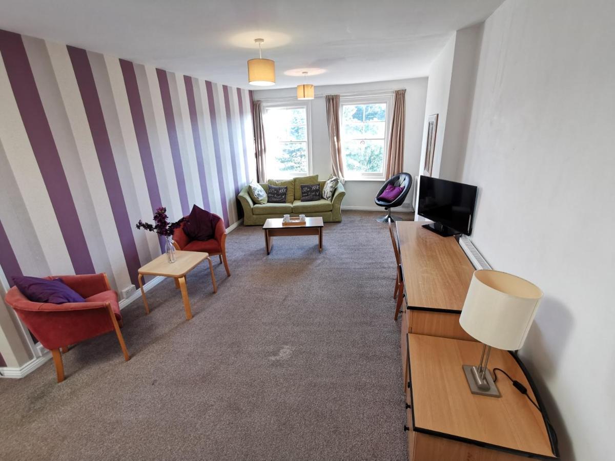 Aspire 860 Hotel Colchester Bagian luar foto