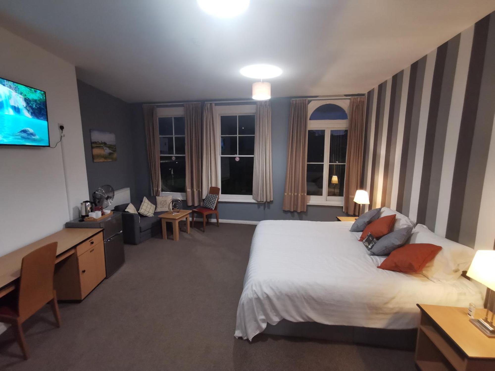Aspire 860 Hotel Colchester Bagian luar foto