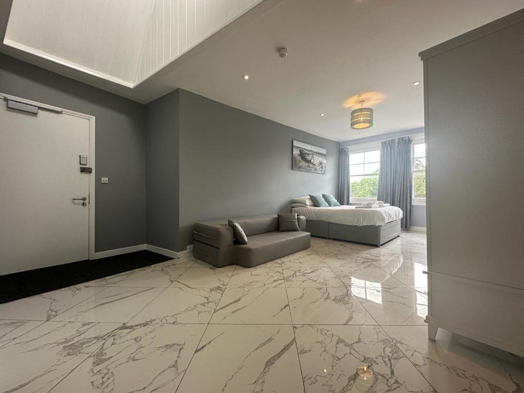 Aspire 860 Hotel Colchester Bagian luar foto