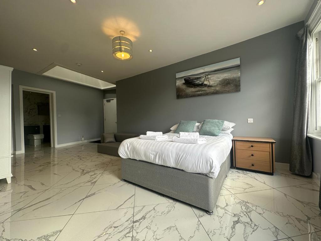 Aspire 860 Hotel Colchester Bagian luar foto
