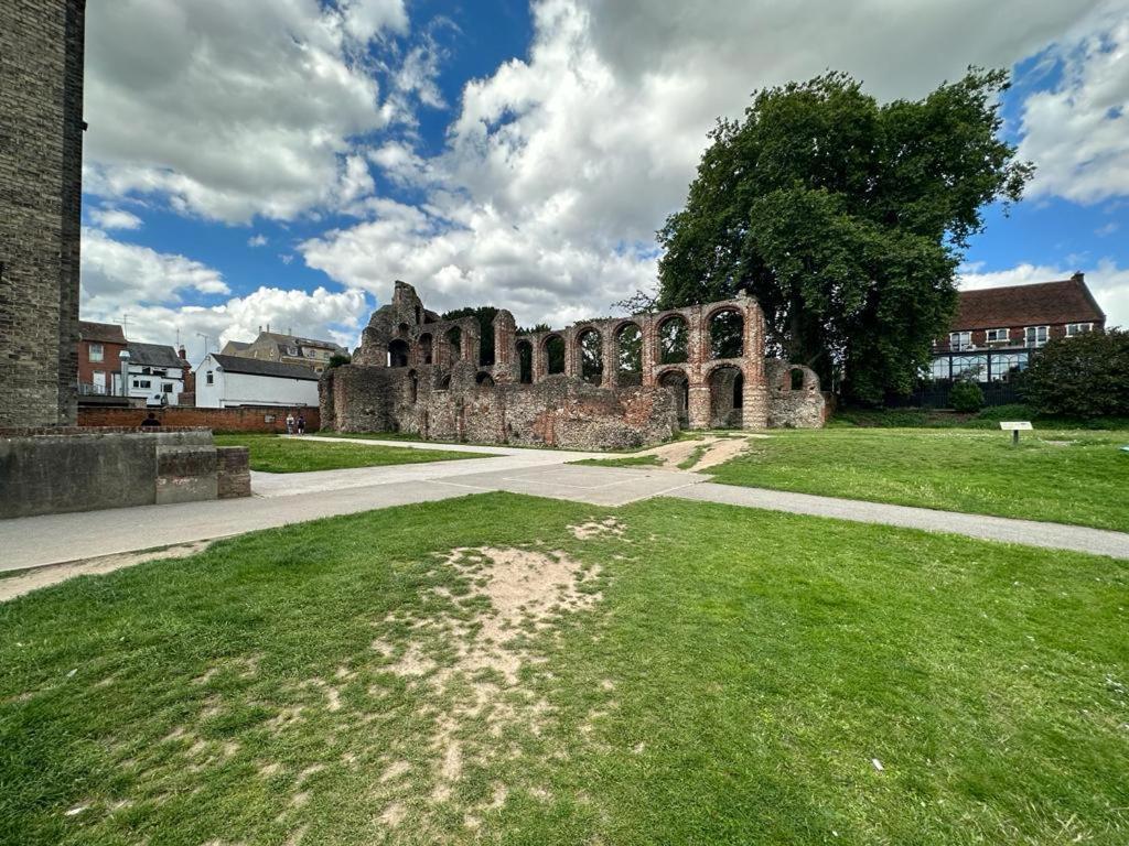 Aspire 860 Hotel Colchester Bagian luar foto